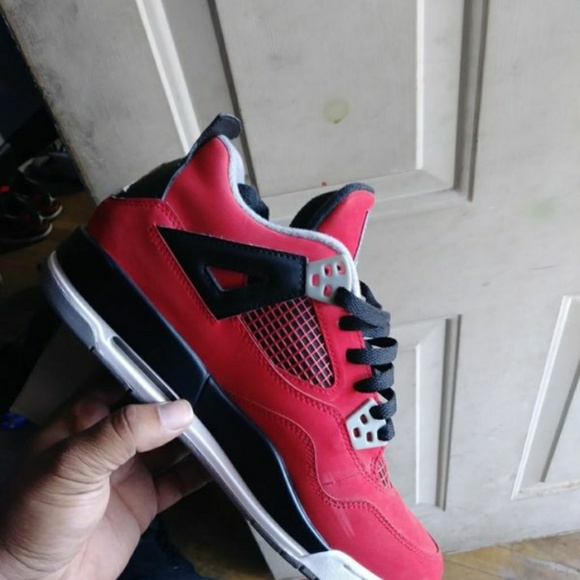 Jordan toro 4s - Picture 3 of 4